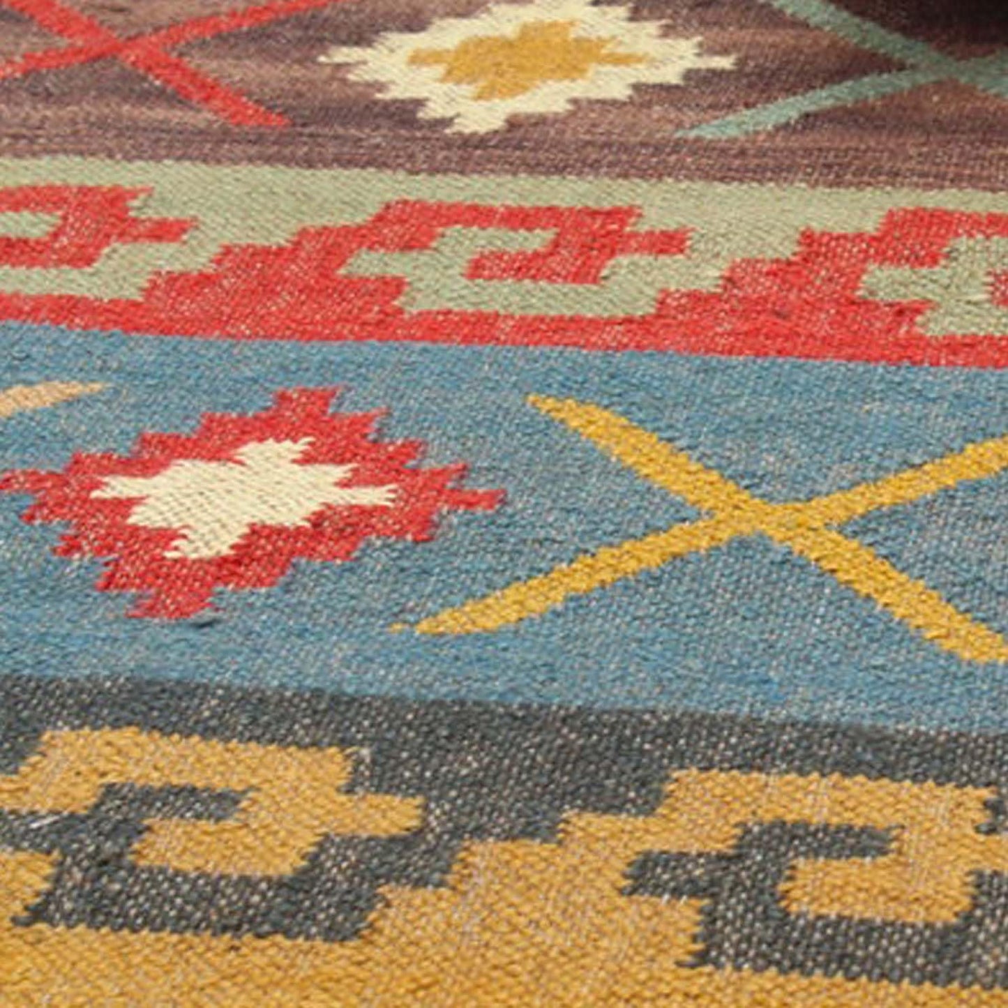 Handcrafted Wool, Jute, Dhurrie Rugs & Kilim Carpets – Authentic, Eco-Friendly, and Durable Home Décor